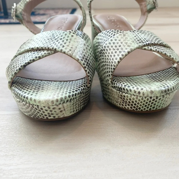 Aerosoles Comfortable Crisscross Platform Sandal in Gleam Snake Embossed Leather - Picture 8 of 8